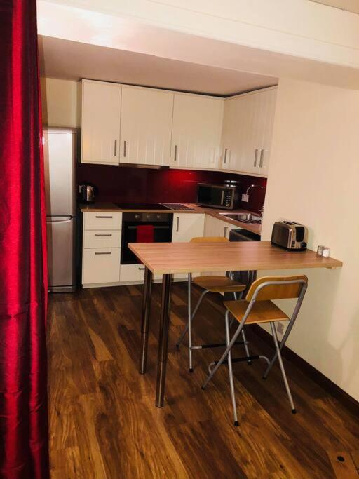 Vibrant At The Shore In Leith Appartement